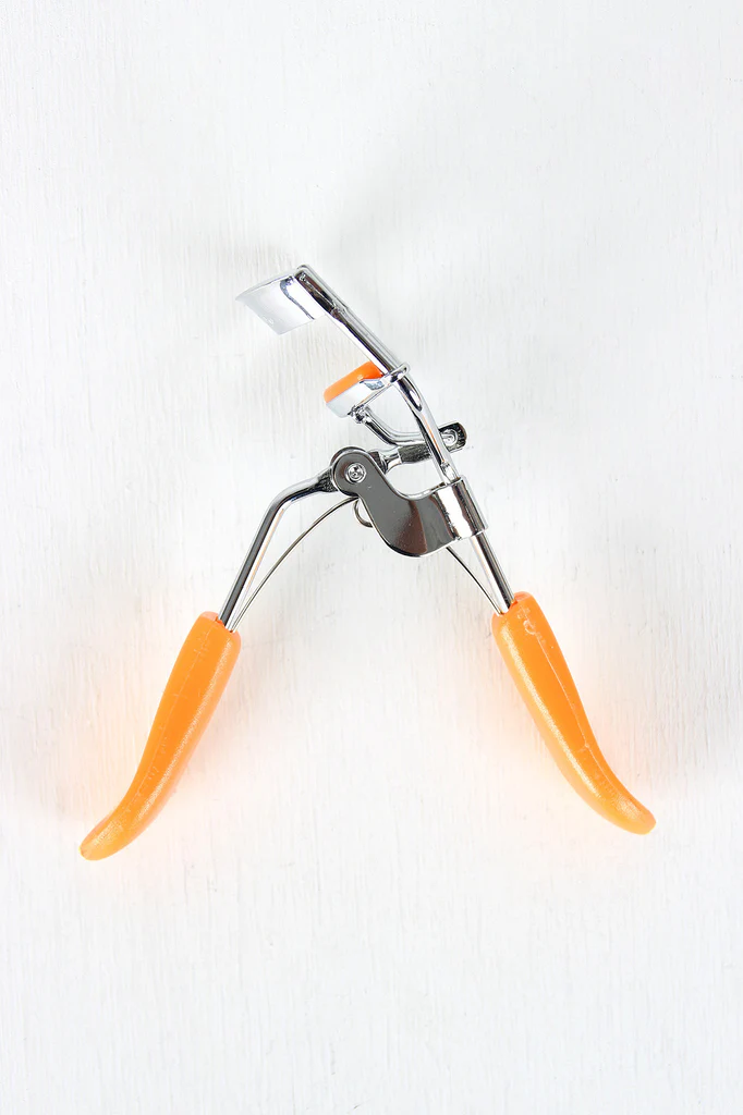 'adoro' Deluxe Eyelash Curler + 2 Silicone Replacement Pads 12 pc Box Display